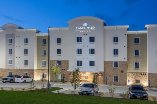 Millard Hotel | Candlewood Suites - Omaha Millard Area by IHG