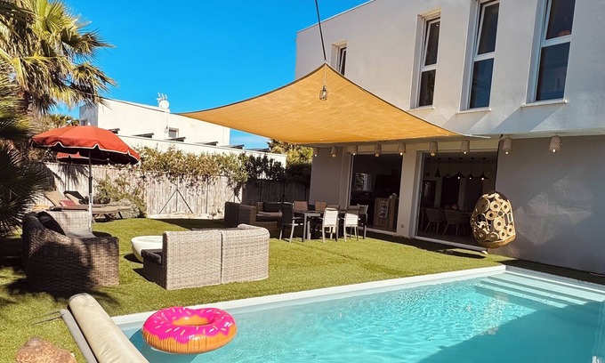 Cap d'Agde Villa | Cap d'Agde private villa near sea beach with swimming pool and large plot