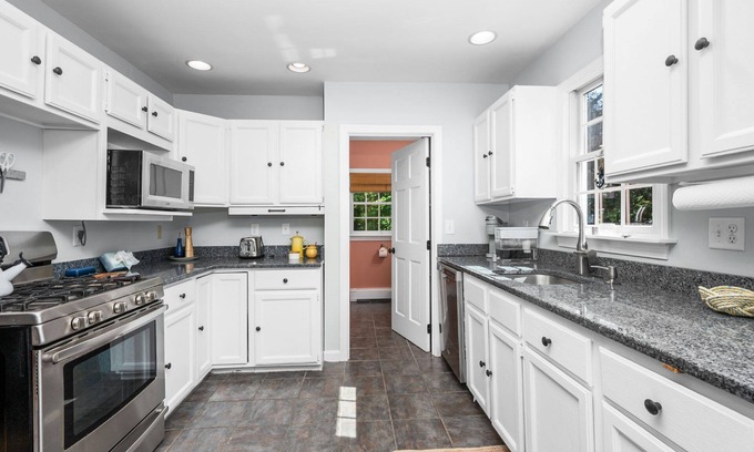 Yarmouth Port House | Cape Cod Haven: Cozy Home Near Gray's Beach