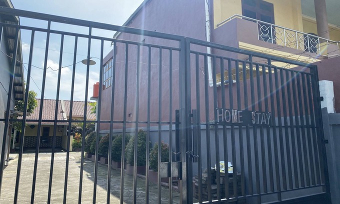 Pleret Hotel | Capital O 93601 Manda Homestay Syariah