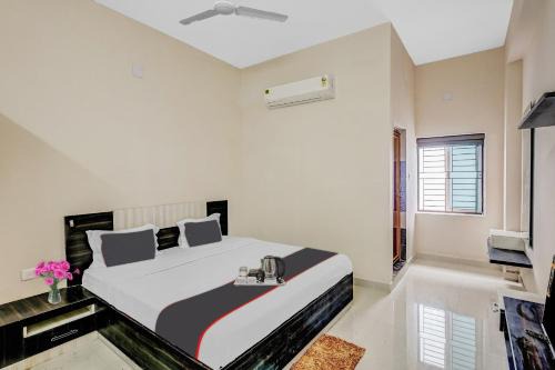 Bhubaneshwar Hotel | Capital O Sri Krishna Palace Near Sum Hospital