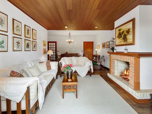 Vila Inglesa Apartment | Capivari - Lareira - 3 Quartos - Cozinha - Aconchegante