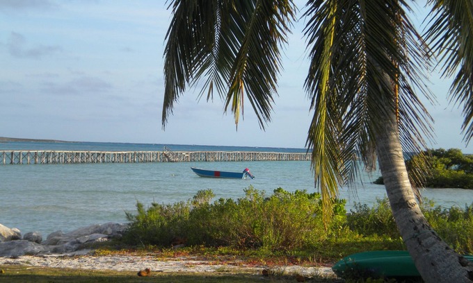 Cherokee Sound House | Captains View Nestled on the Beach