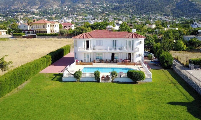 Kyrenia District Villa | Captivating 5-Bed Villa with private pool & garden