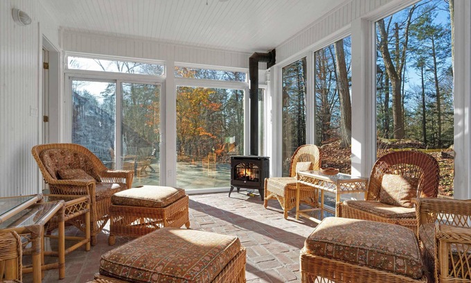 Rhinebeck House | Cardinal Crossing: Stylish & Spacious Hudson Valley Getaway with Heated Saltwate