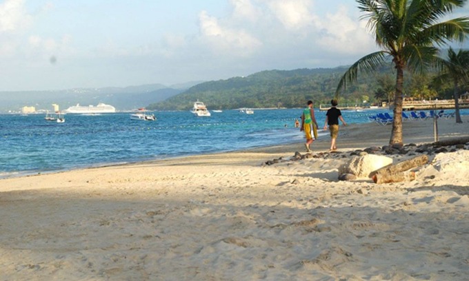 Mammee Bay Estates Villa | Caribbean Dawn - A Large family Villa With Access to a on-site Private Beach
