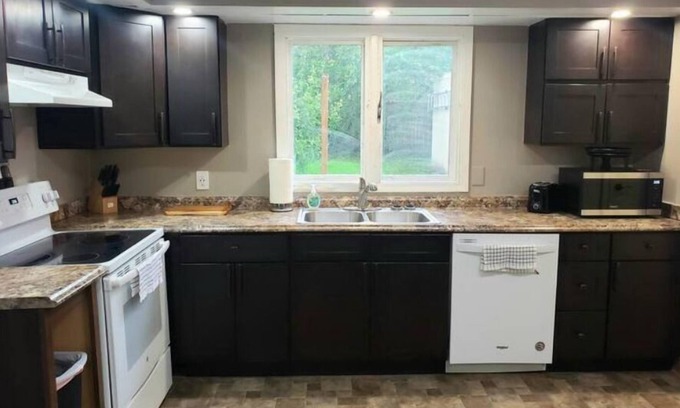 University Area House | Caribou Flat II: Theater, Firepit & Private Yard!nn