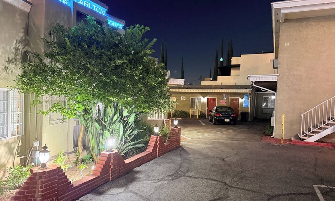 Studio City Hotel | Carlton Motor lodge