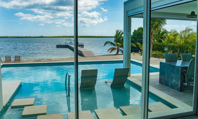 Rum Point House | Carolina Kai - NEWLY BUILT luxury villa, private beach in Rum Point/Cayman Kai
