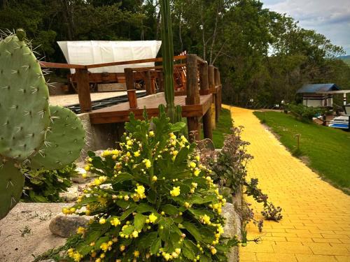 Bueno Brandao Cabin | Carroça Arizona, Vila Mágica