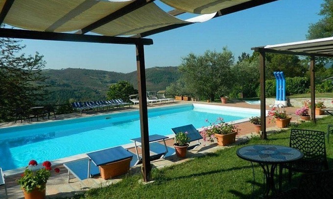 Monte Santa Maria Tiberina House | Casa Brina A: A characteristic and welcoming independent house made of stone, with Free WI-FI.