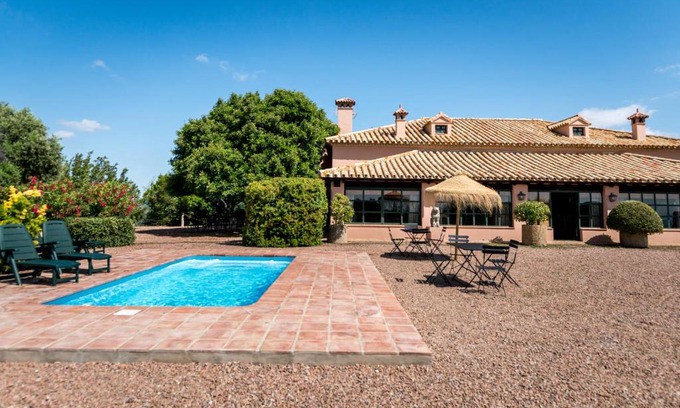 Constantina Villa | Casa Alta Finca El Revuelo