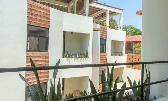 Brisas de Zicatela Apartment | Casa Aymara 102 : Balcón Privado & Wifi Starlink!