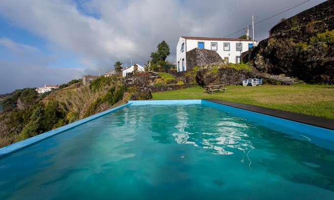 Pico Island House | Casa Azul