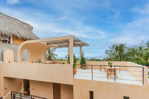 Brisas de Zicatela Hotel | CASA BABEL