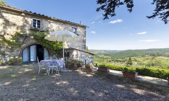 Castellina in Chianti Cottage | Casa Belvedere cottage with swimming pool in the heart of Chianti