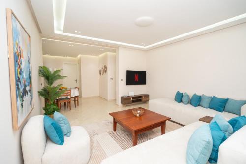 Tangier Apartment | Casa Bella - Appartement Cosy à 2 pas de la Marina, de la Corniche et de la plage - WIFI et IPTV