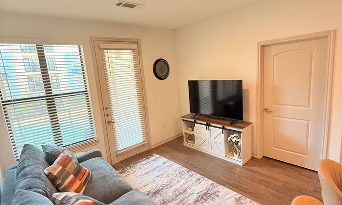 Frisco Apartment | Casa Bloom! WFH friendly , very close proximity to everything FUN in Frisco!