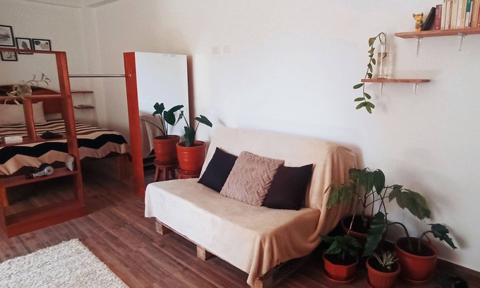 Urubamba House | Casa Bonita con Diseño Moderno y un Toque Rústico & Jardín