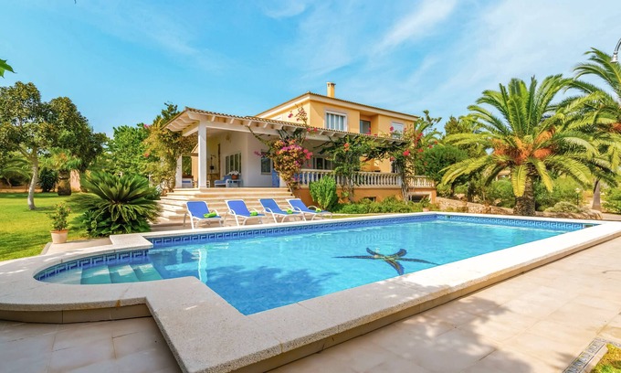 Ses Salines Villa | CASA BONITA (SES SALINES) - Villa with private pool in ses Salines. Free WiFi