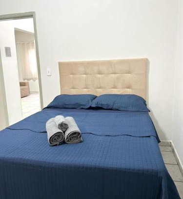 Santa Monica Apartment | Casa c ar condicionado, próximo a Ufu, Parque do Sabia