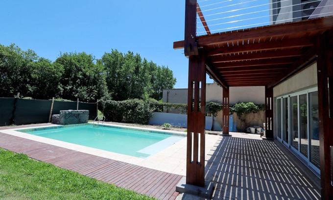 Roldan House | Casa Caribe en Roldán con Pileta and Canchita de Fútbol