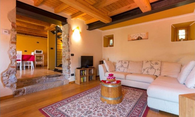 Tarzo House | Casa Cesira between the hills of Prosecco and the lakes, between Venice and the Dolomites