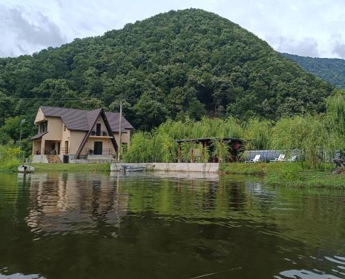 Dubova House | Casa colț de rai