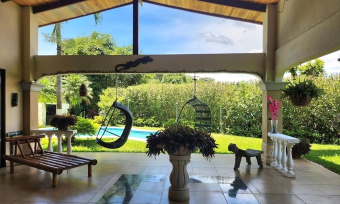 Mercedes House | Casa Colibrí - Tranquil Retreat Surrounded by Nature