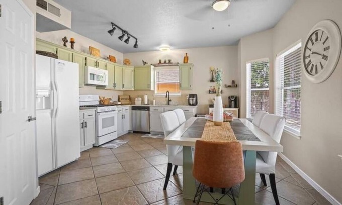 El Paso House | Casa Colibri