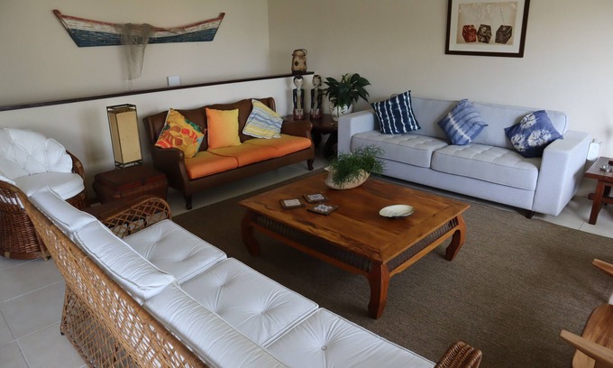 Albatroz House | Casa com 4 Suites, em Condomínio Exclusivo com Piscina, Sauna e Vista Para o mar