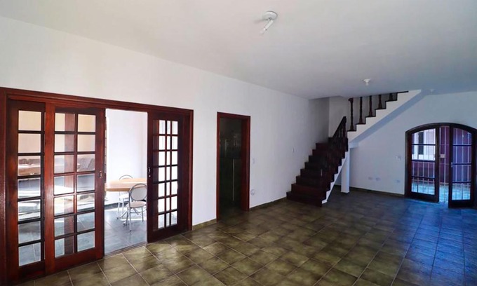 Jardim Imperador House | Casa com lazer a 500 metros da praia em Peruibe