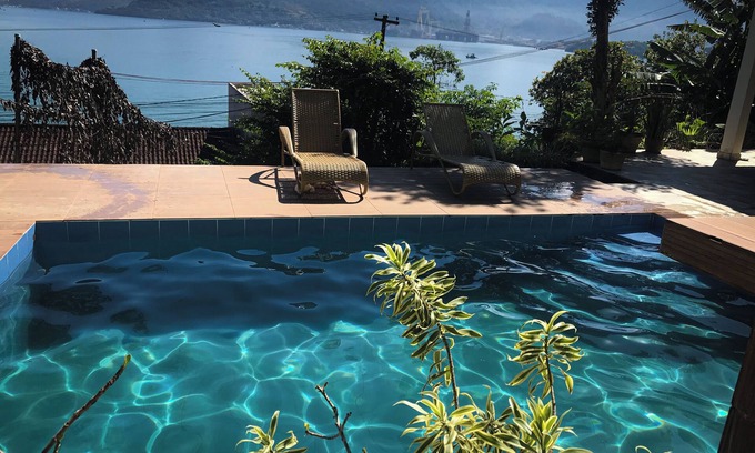Biscaia House | Casa com Linda Vista Para o mar e Acesso ao mar em Angra dos Reis