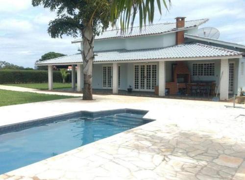 Aguas de Santa Barbara House | Casa com piscina em condomínio ensolarada!