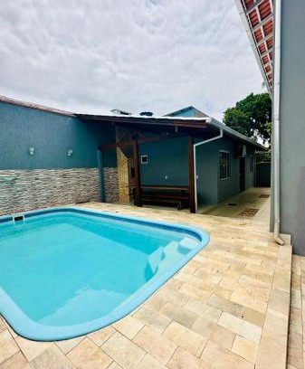 Centro House | Casa com Piscina a 100metros da Praia NavegantesSC- RECANTO DO JESA