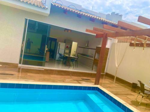 Setor Lagoa Quente House | Casa com piscina e duas suítes perto do Parque Lagoa Quente