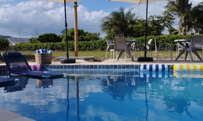 Bonito House | Casa com piscina, privativa, diarista, em condomínio, Bonito-Pe