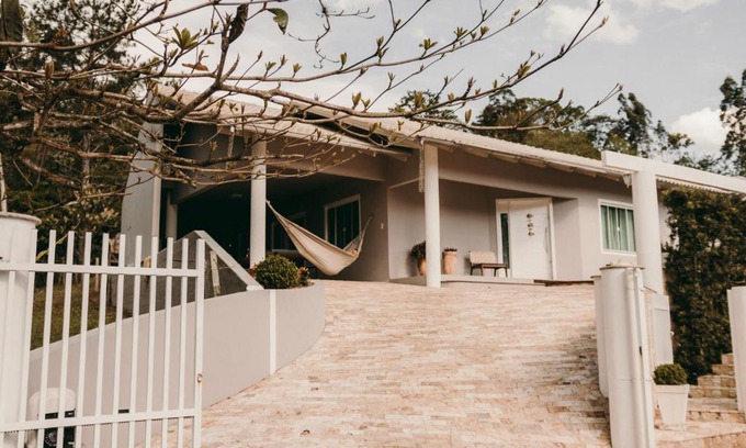 Rodeio House | Casa confortável em local tranquilo.
