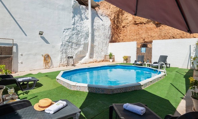 Fontanar Villa | Casa Cueva Sol y Salamandra Pozo Alcón by Ruralidays