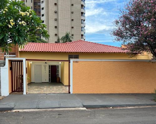 Araraquara House | Casa da Vó Loy e seu espaço verde