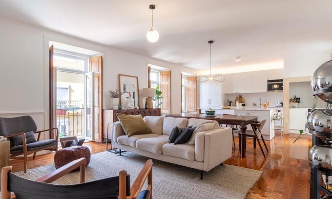 Penha de Franca Apartment | Casa das Flores 4BR + Office Space and A/C