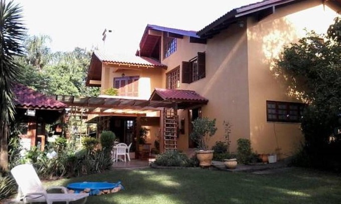 Universitario House | Casa das Palmeiras + Quiosque