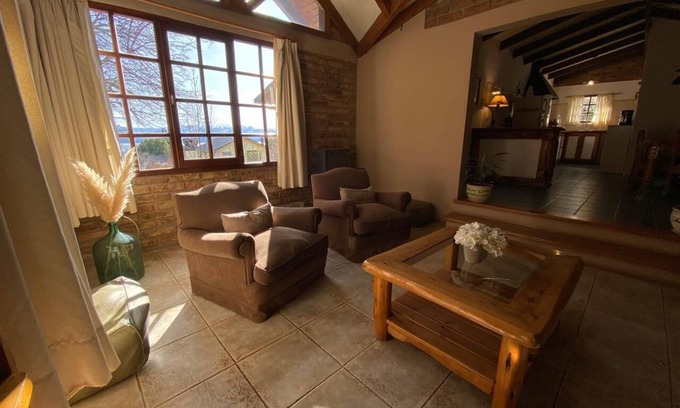 San Carlos de Bariloche House | Casa de Montaña en la Patagonia Argentina, ubicacion ideal con vista al lago.