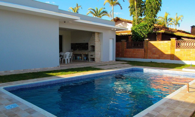 Quadra House | Casa de campo com piscina e lazer em Porangaba/SP