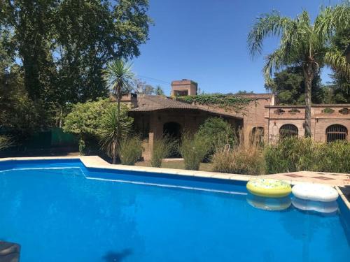 Villa Allende House | Casa de campo! P/ 12 personas con pileta y quincho.