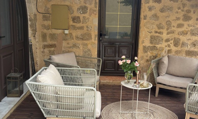 Rhodes Old Town House | Casa de la Flora with private garden by Rhodes4vacation