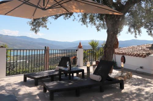 Iznajar Villa | Casa De Ladera