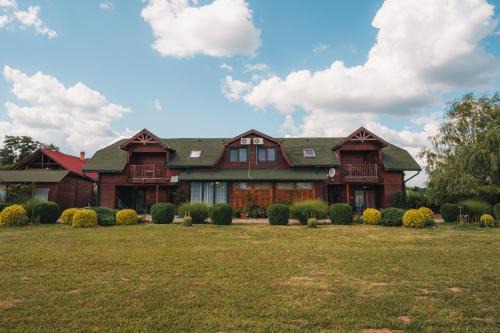 Beclean House | Casa de vacanta ROUA DIMINETII