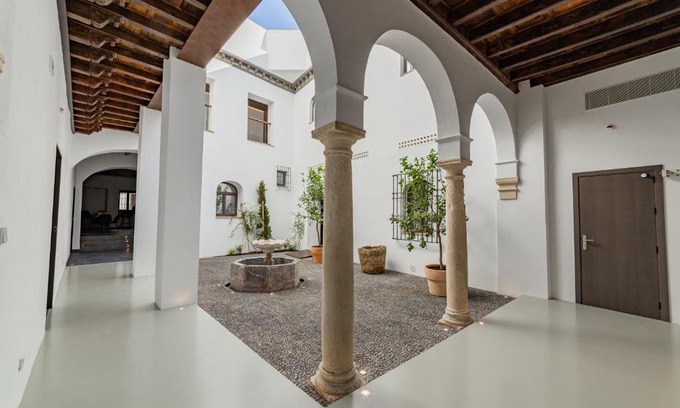 La Catedral Apartment | Casa del Cardenal