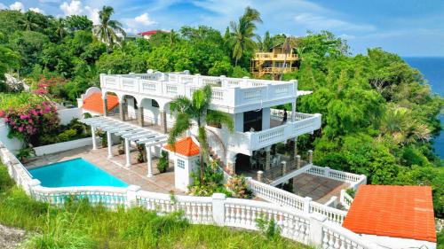 Puerto Galera Hotel | Casa Del Faro